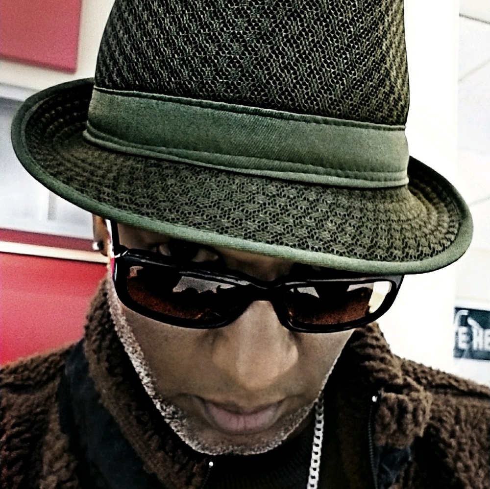 Meet your Posher, Charles